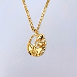 Roses Round Pendant Figaro Chain 18K Real Gold Plated Necklace